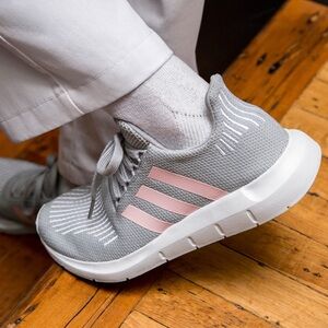 ADIDAS Swift Run Sneaker Women’s Size 7.5